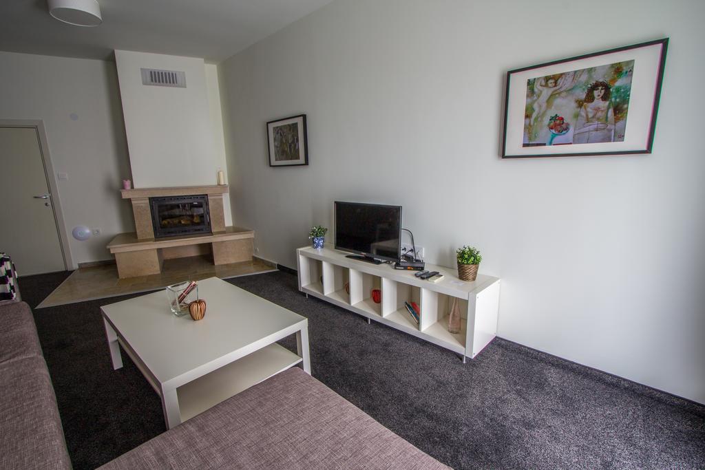 Family Hotel Friends Villa Enchets Zimmer foto