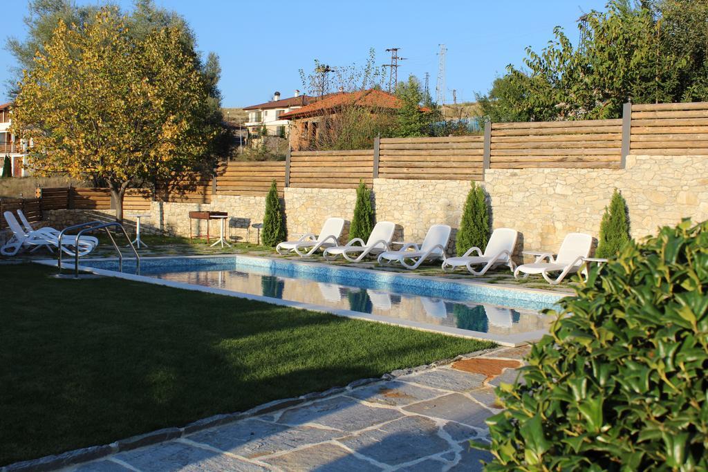 Family Hotel Friends Villa Enchets Exterior foto