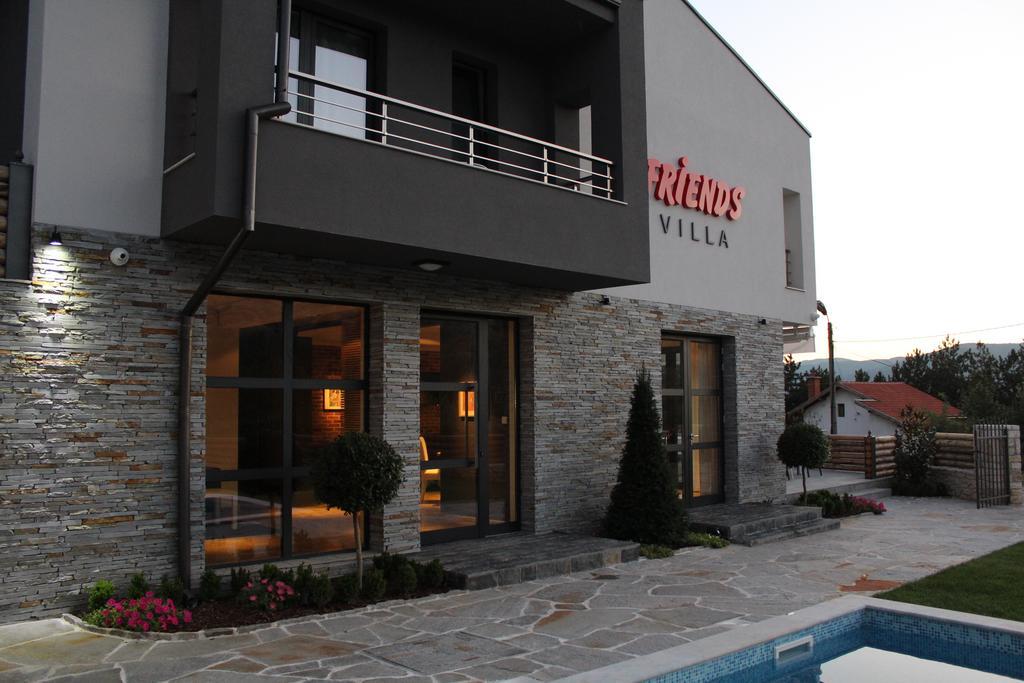 Family Hotel Friends Villa Enchets Exterior foto
